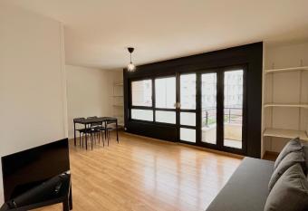 PoNSARDIN - Bel appartement avec balcon et Parking has Balcony rooms