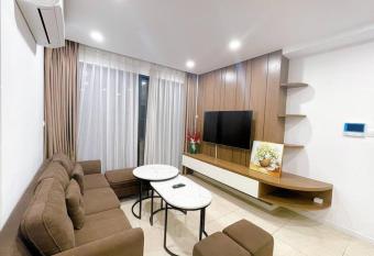 3-bedrooms apartment at Vinhomes Dcapital allows 18 year olds to book a room