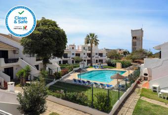 B71 - Pipa s House in Lagos has Balcony rooms