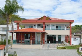 Recanto Arma    o Pousada allows 18 year olds to book a room