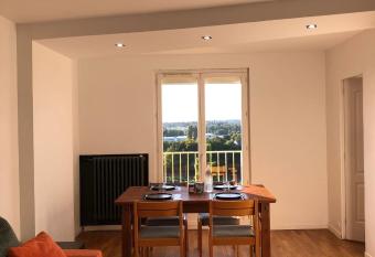 LE PERSICOPE Appart complet, 2 chambres    5 min du centre ville allows 18 year olds to book a room