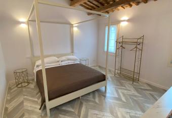 B&B InCalle allows 18 year olds to book a room