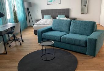 SERVENTO Boardinghouse allows 18 year olds to book a room