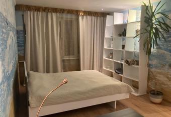 J  ras br  ze has Balcony rooms