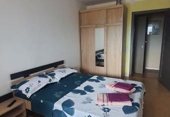 Nice View Turnisor has rooms with a private hot tub