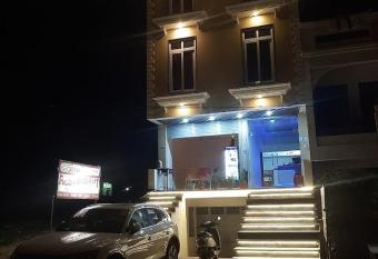 Good life Rooms & Restaurant has Balcony rooms