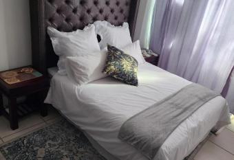 Braamfontein Manhattan JHB allows 18 year olds to book a room