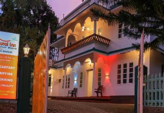 Natural inn holiday homestay has Balcony rooms