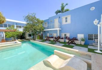 Rachel s -Casa Cayetana, M  rida Paseo Montejo allows 18 year olds to book a room