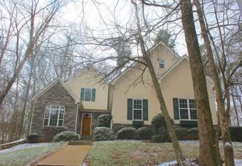 Fairburn's Finest has Balcony rooms