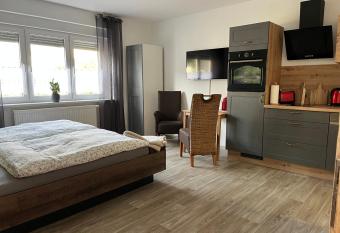 Bei der Kahnf  hrfrau... NEU ERSTVERMIETUNG allows 18 year olds to book a room