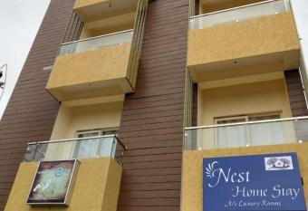 HOTEL SLN INN has Balcony rooms