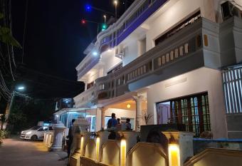 Moon Waves Beach Resort has Smoking/Balcony rooms