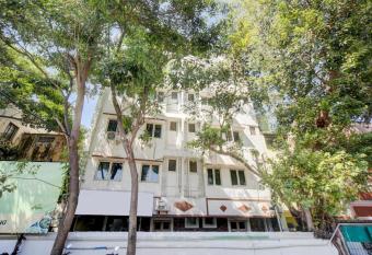 i5 Hotel allows 18 year olds to book a room