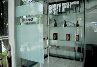 Hotel Palm shore has Smoking rooms