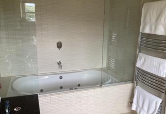 Brynffynnon Boutique Bed and Breakfast allows 18 year olds to book a room