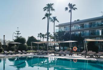 Helios Mallorca Hotel & Apartments allows 18 year olds to book a room