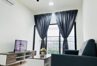 C180 Cheras Traders Square Balakong As Home has Balcony rooms