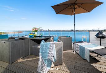 Sea Bay allows 18 year olds to book a room