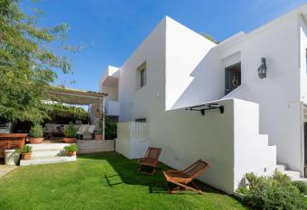 Chillout Apartment Puerto Banus has Balcony rooms