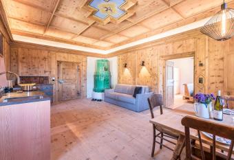 Hof im Thal Apt Zirbe has Balcony rooms