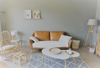 Appartement hyper centre, plage    pieds, 2 chambres, 4 personnes has Balcony rooms