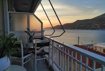                               4                                                            allows 18 year olds to book a room