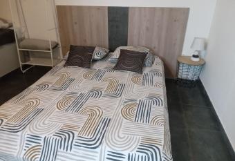 L am  thyste has Balcony rooms