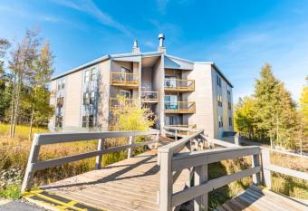 Treehouse #107, Building G by Summit Country Mountain Retreats has Balcony rooms