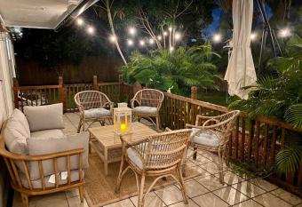 Lauderdale Isles has Balcony rooms