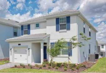 Luxury Home 7beds/5bath - Disney Resort Golf BBQ Pool has Balcony rooms