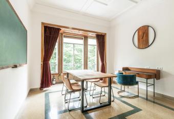 Casa Bogart has Balcony rooms