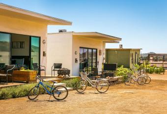 Finca San Sebastian has Balcony rooms