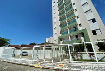 Edif  cio Baalbek allows 18 year olds to book a room