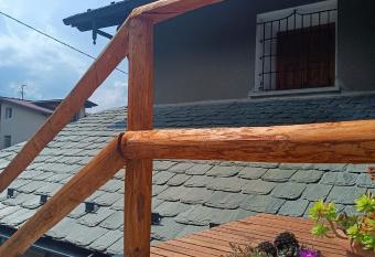 ROSINA HOUSE e CHALET allows 18 year olds to book a room