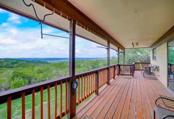 The Scenic Hideaway has Balcony rooms