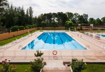 Hotel Regio allows 18 year olds to book a room