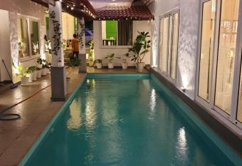 TWILIGHT RIDGE has Balcony rooms