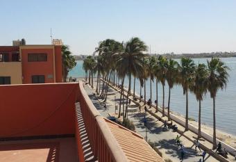 H  tel La Palmeraie Saint Louis S  n  gal has Balcony rooms