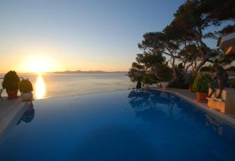 Villa los Cipreses en Bah  a Grande has Balcony rooms