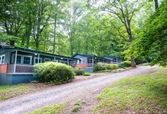 Foggy Bottom Cabins has Balcony rooms