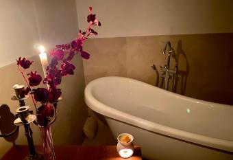 Luxury en-suite bathroom allows 18 year olds to book a room