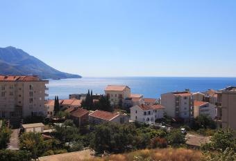 Beautiful sea view apartment in Tre Group Budva has Balcony rooms