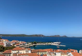 Aris House has Balcony rooms