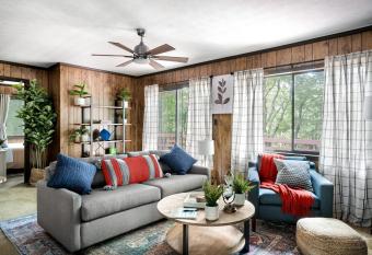 Hot Tub, Screened Porch, Fire Pit, WiFi Cabin has rooms with a private hot tub