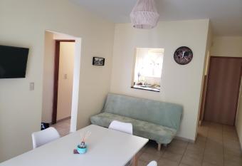 Excelente departamento en zona c  ntrica. C/Cochera has Balcony rooms