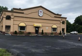 Royal Inn allows 18 year olds to book a room