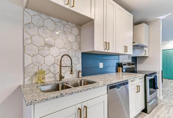 The Waterbury White House has Balcony rooms