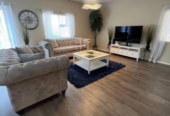 Immaculate Chic Luxury Vegas Strip allows 18 year olds to book a room