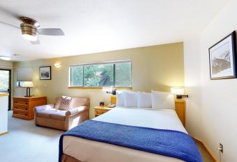 Aspen Mountain Lodge 211 has Balcony rooms